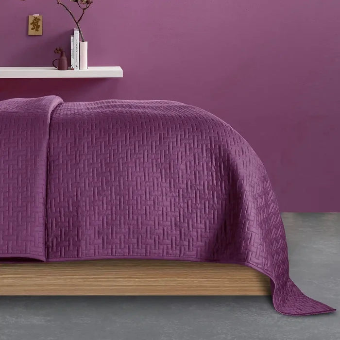 Chateau Rouge / Quilted King Size & 2 Pillow covers