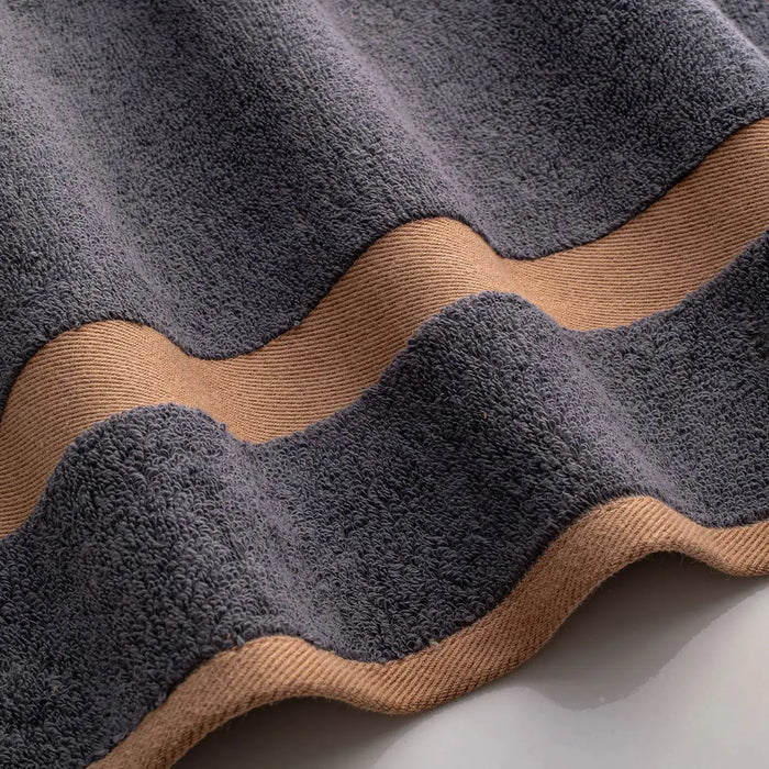 Dark Grey 04 / Bath Towel