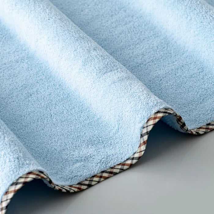 2 Bath Towel / Light Blue