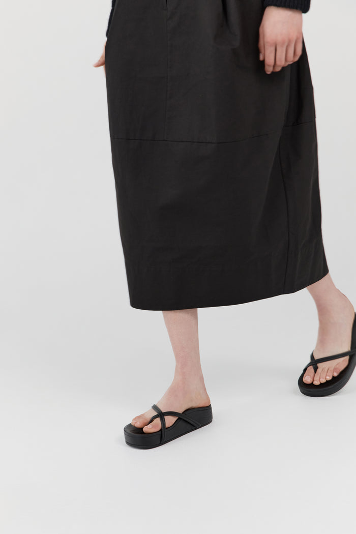 Cross Strap Flatform - Black