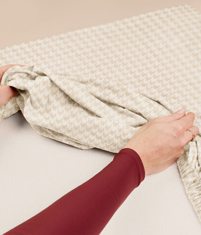 HushDry™ 2-in-1 Waterproof Fitted Single Sheet Viscose from Bamboo Tan Houndstooth