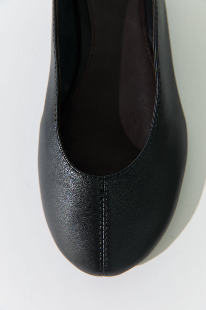 Low Scoop Ballet Flat - Black