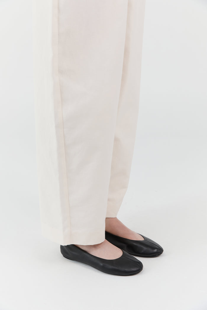 Low Scoop Ballet Flat - Black