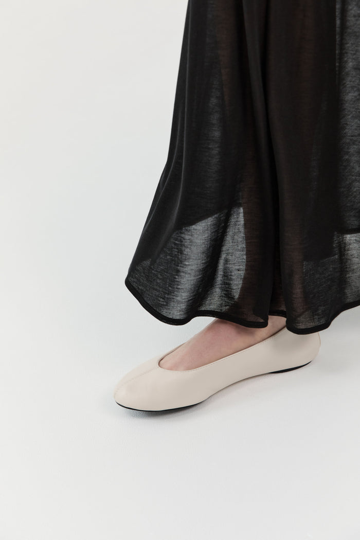 Low Scoop Ballet Flat - Ecru