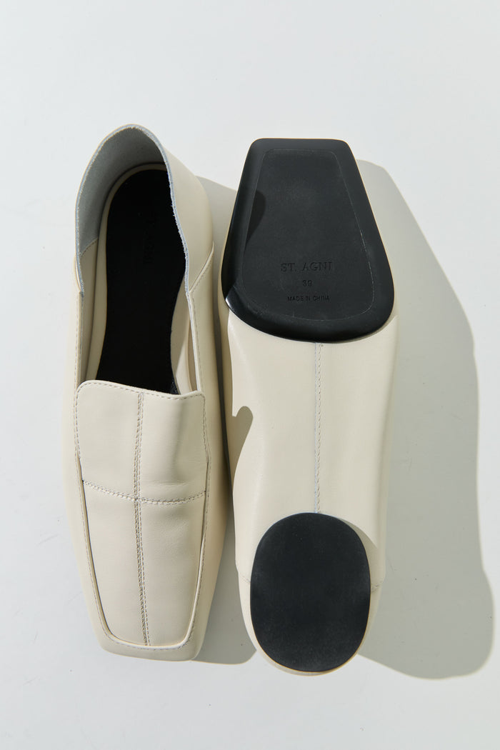 Minimal Flat Loafer - Ecru