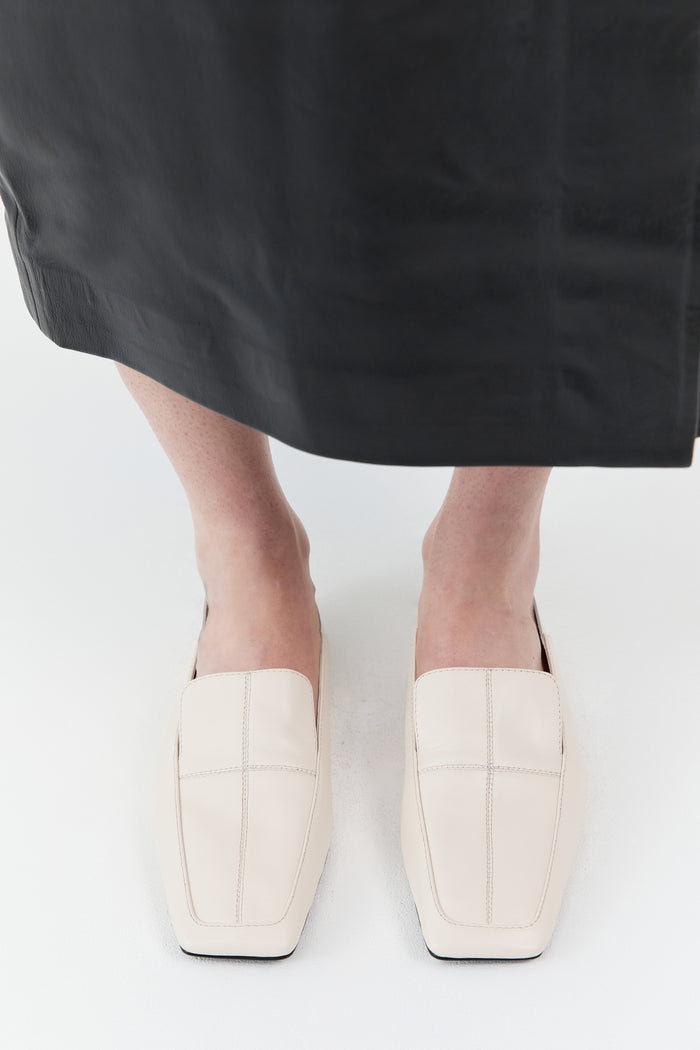 Minimal Flat Loafer - Ecru