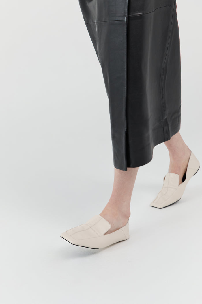 Minimal Flat Loafer - Ecru