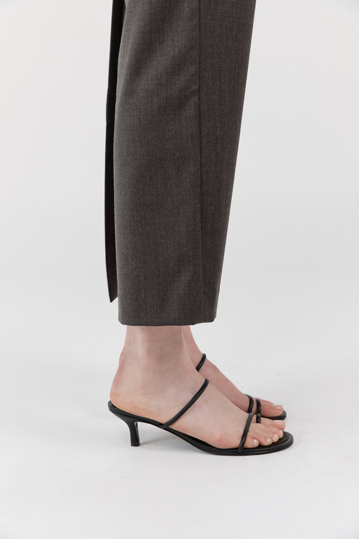 Minimal Strap Heel - Black
