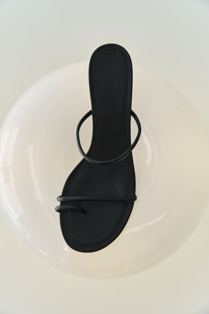 Minimal Strap Heel - Black
