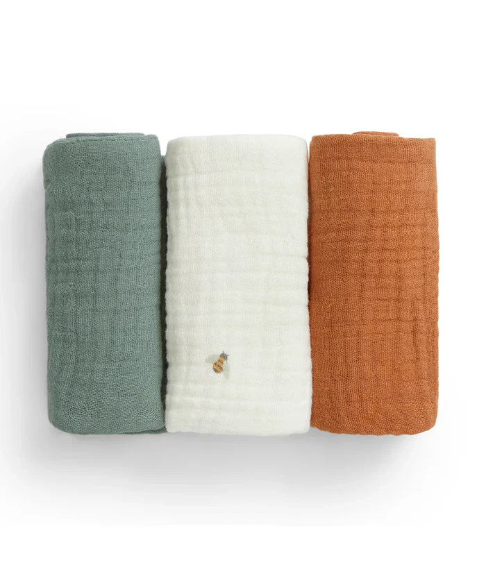 Newborn Essentials Bundle | Swaddle Up 3.5 TOG | Bib | Wash Cloth | Burp Cloth | Bees