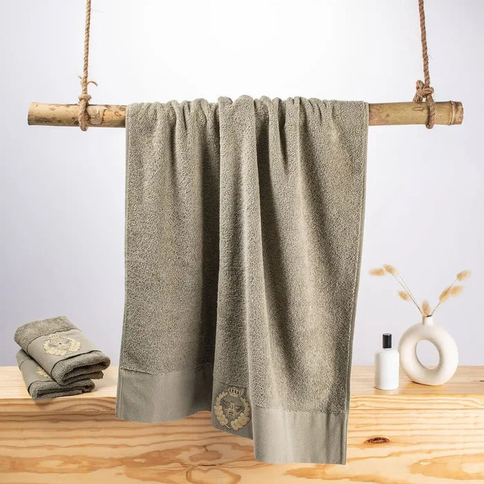 Green / Bath Towel