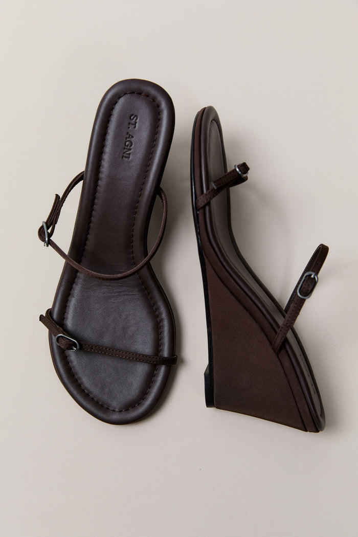 Petit Belt Detail Wedge - Mocha