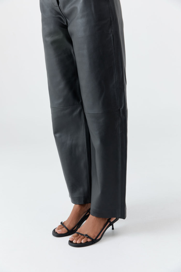 Petit Belt Sling Back Heel - Black