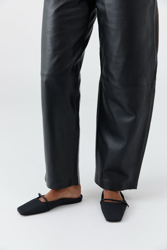 Plié Flat - Black