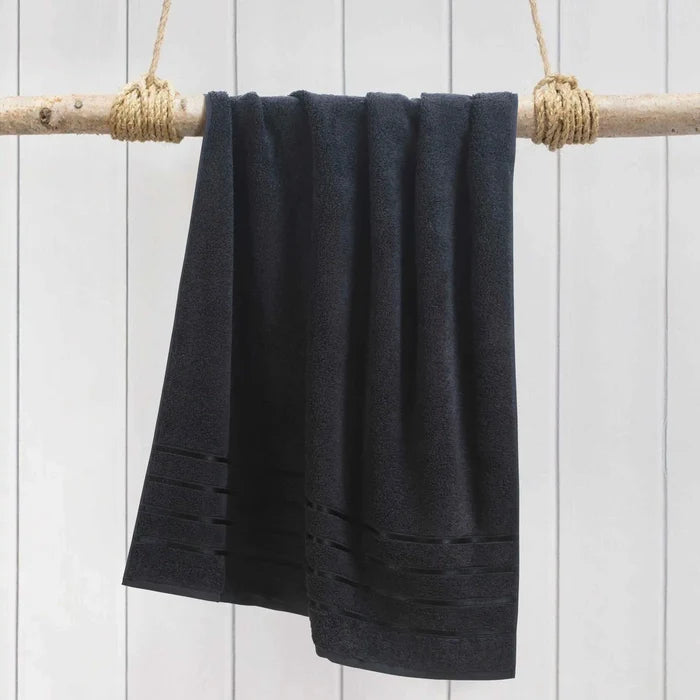 Medium / Black