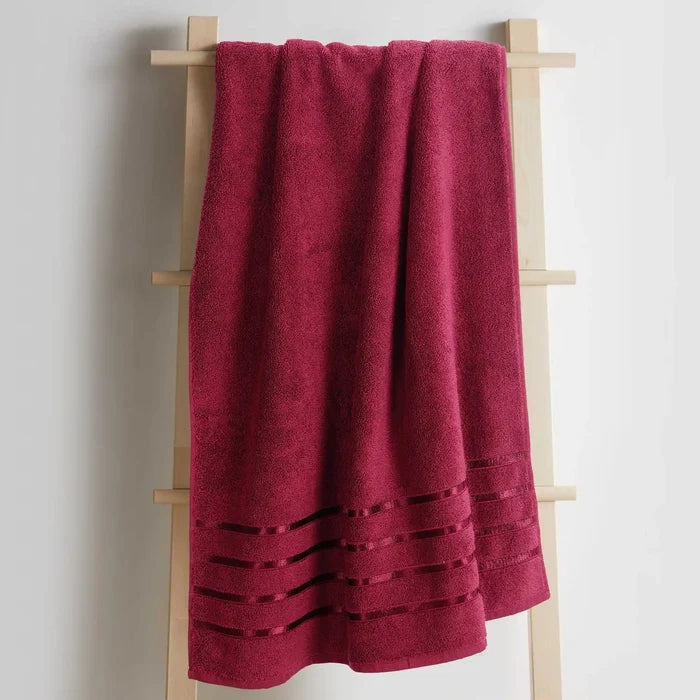 Medium / Burgundy