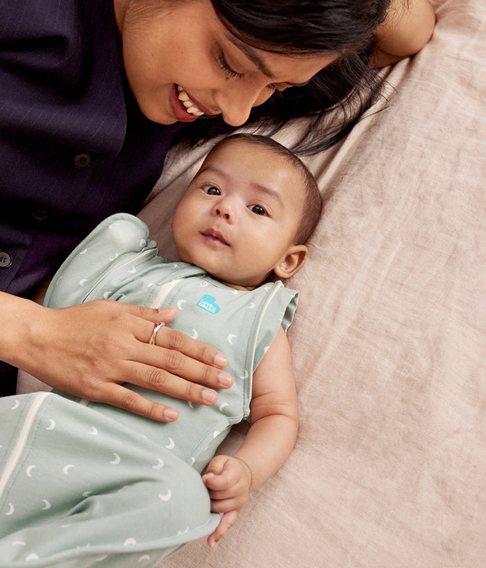 Swaddle Up™ 2-in-1 Transition Bag 1.0 TOG Cotton Olive Moon