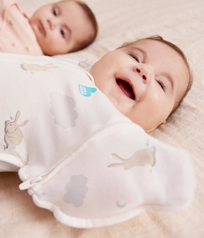 Swaddle Up™ 2-in-1 Transition Bag 1.0 TOG Cotton White Cloud Bunnies