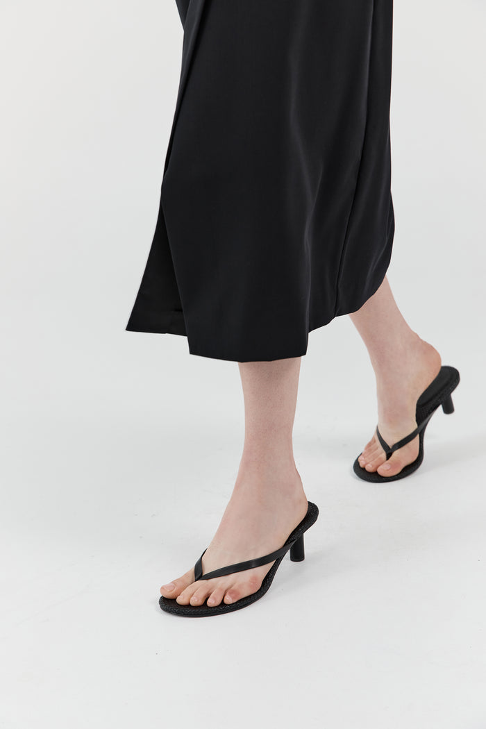 Woven Thong Heel - Black